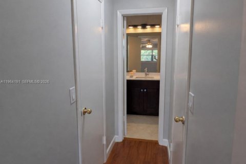 Villa ou maison à louer à Boca Raton, Floride: 2 chambres, 107.02 m2 № 2026786 - photo 25