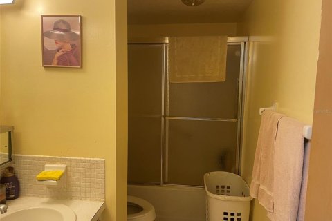 Condo in Saint Petersburg, Florida, 2 bedrooms № 2223183 - photo 7