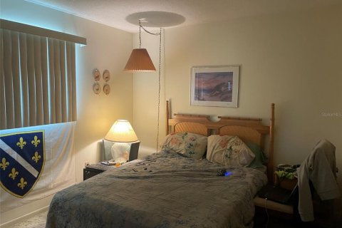 Condo in Saint Petersburg, Florida, 2 bedrooms № 2223183 - photo 5