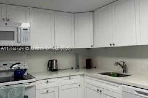 Condominio en venta en Aventura, Florida, 2 dormitorios, 121.98 m2 № 1943031 - foto 2
