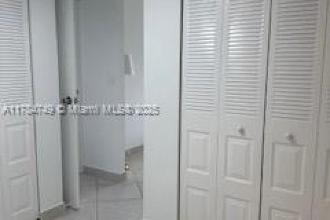 Condominio en venta en Aventura, Florida, 2 dormitorios, 121.98 m2 № 1943031 - foto 14