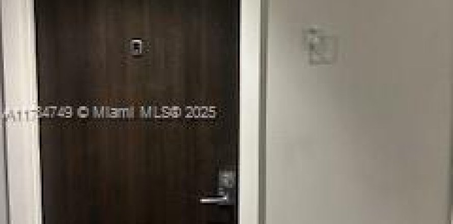 Condominio en Aventura, Florida, 2 dormitorios  № 1943031