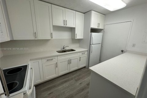 Condominio en venta en Miami Beach, Florida, 1 dormitorio, 78.41 m2 № 1976428 - foto 8