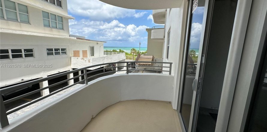 Condominio en Miami Beach, Florida, 1 dormitorio № 1976428