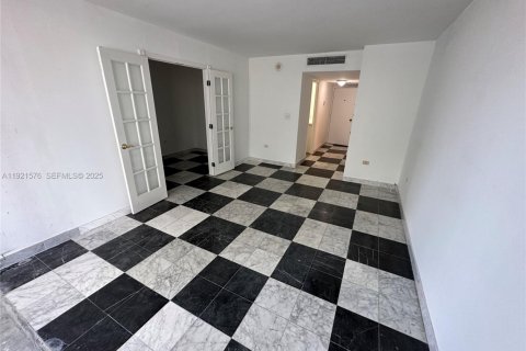 Condominio en venta en Miami Beach, Florida, 1 dormitorio, 78.41 m2 № 1976428 - foto 3