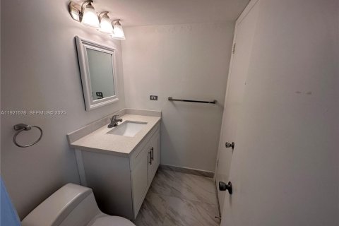 Condominio en venta en Miami Beach, Florida, 1 dormitorio, 78.41 m2 № 1976428 - foto 6