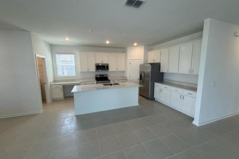 Casa en alquiler en Clermont, Florida, 6 dormitorios, 245.54 m2 № 1813810 - foto 3