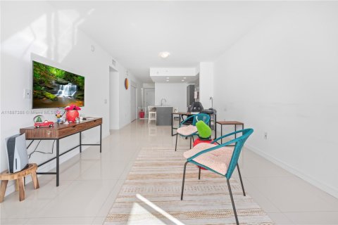 Condo in Doral, Florida, 1 bedroom  № 1949022 - photo 6