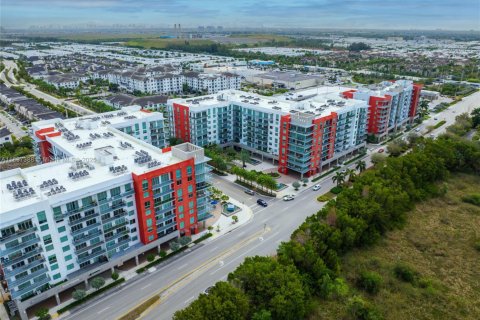 Condo in Doral, Florida, 1 bedroom  № 1949022 - photo 30
