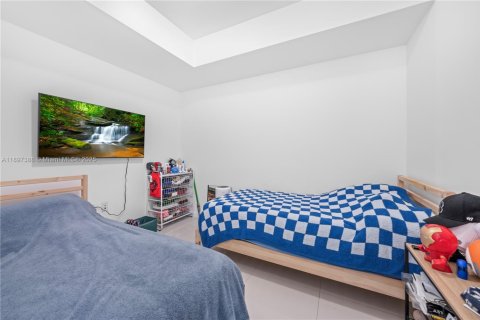 Condo in Doral, Florida, 1 bedroom  № 1949022 - photo 13