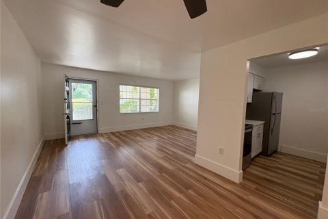 Condominio en alquiler en Tampa, Florida, 1 dormitorio, 70.61 m2 № 1903154 - foto 3