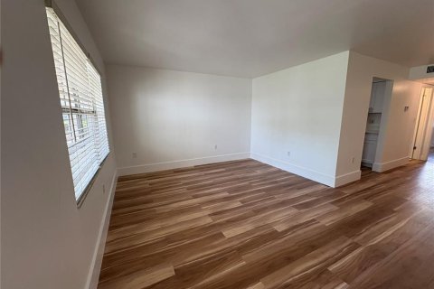 Condominio en alquiler en Tampa, Florida, 1 dormitorio, 70.61 m2 № 1903154 - foto 2