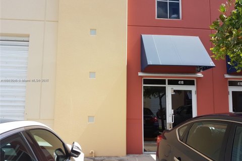 Immobilier commercial à vendre à Doral, Floride № 1893127 - photo 1