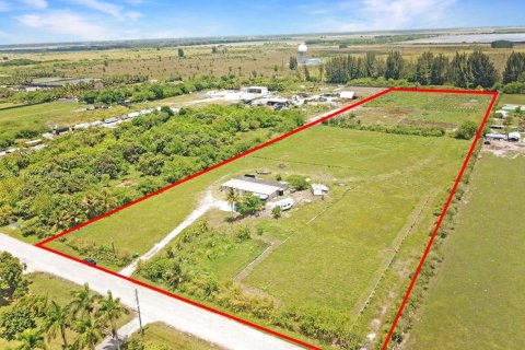 Propiedad comercial en venta en Miami, Florida № 1751992 - foto 1