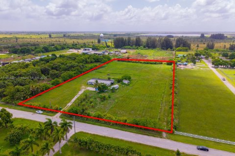 Propiedad comercial en venta en Miami, Florida № 1751992 - foto 2