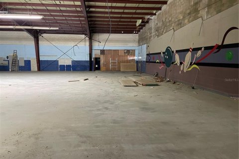 Propiedad comercial en alquiler en Mount Dora, Florida, 1390 m2 № 1875890 - foto 2