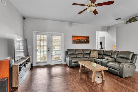 House in Winter Haven, Florida 4 bedrooms, 192.03 sq.m. № 1832823 - photo 4