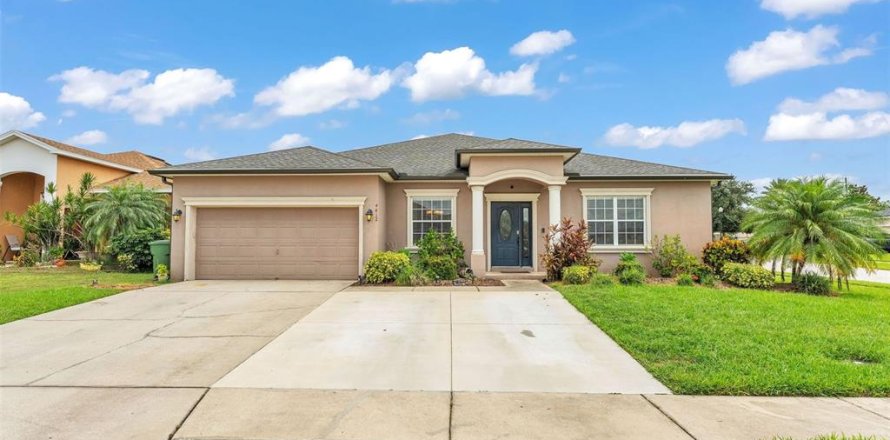 House in Winter Haven, Florida 4 bedrooms, 192.03 sq.m. № 1832823