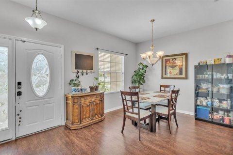 House in Winter Haven, Florida 4 bedrooms, 192.03 sq.m. № 1832823 - photo 14
