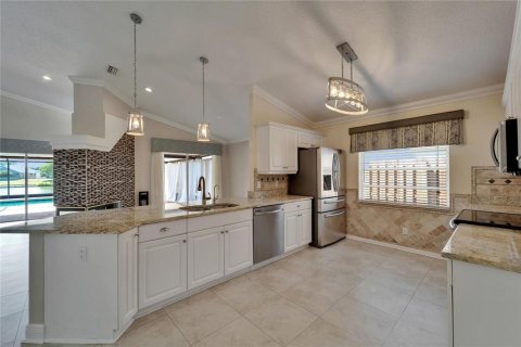 House in Brandon, Florida 3 bedrooms, 179.58 sq.m. № 1658918 - photo 20