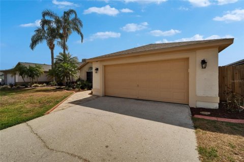 House in Brandon, Florida 3 bedrooms, 179.58 sq.m. № 1658918 - photo 5