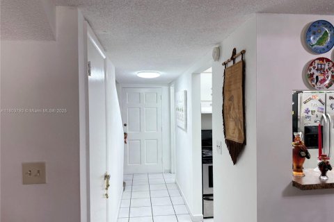 Condominio en venta en Miami, Florida, 2 dormitorios, 103.49 m2 № 1689168 - foto 10
