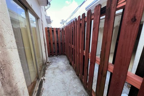 Condominio en venta en Miami, Florida, 2 dormitorios, 103.49 m2 № 1689168 - foto 20