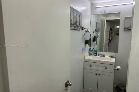 Condominio en venta en Miami, Florida, 2 dormitorios, 103.49 m2 № 1689168 - foto 12