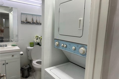 Condominio en venta en Miami, Florida, 2 dormitorios, 103.49 m2 № 1689168 - foto 11
