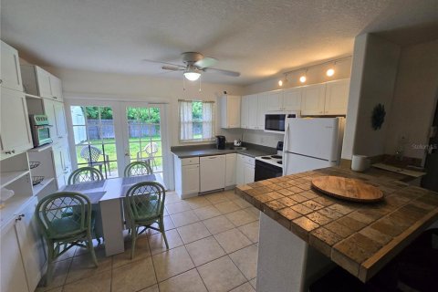House in Punta Gorda, Florida 2 bedrooms, 75.81 sq.m. № 1900741 - photo 2