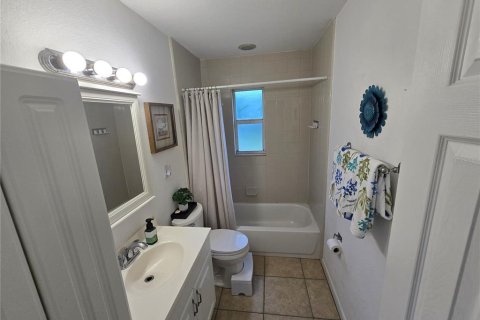 House in Punta Gorda, Florida 2 bedrooms, 75.81 sq.m. № 1900741 - photo 10