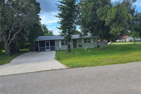 House in Punta Gorda, Florida 2 bedrooms, 75.81 sq.m. № 1900741 - photo 18