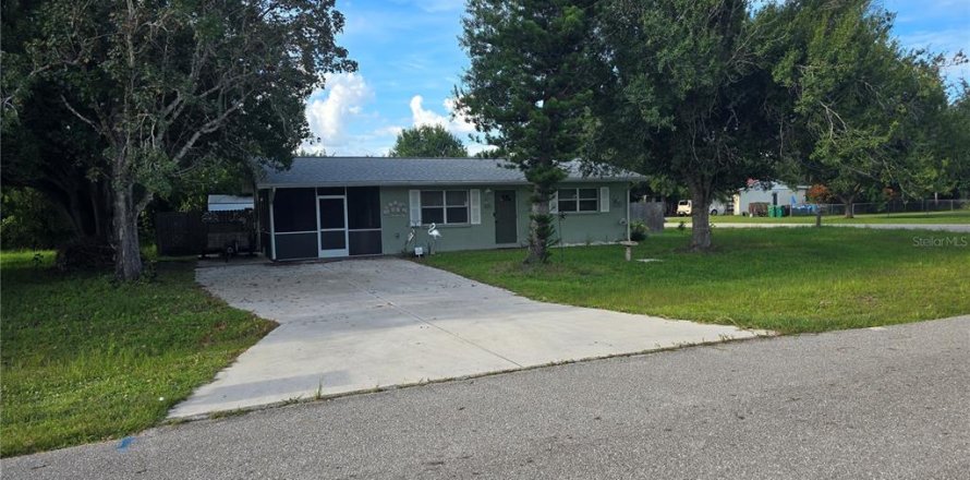 House in Punta Gorda, Florida 2 bedrooms, 75.81 sq.m. № 1900741