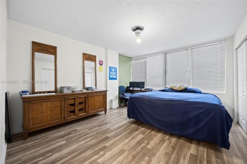 Condo in Boca Raton, Florida, 2 bedrooms  № 2003083 - photo 13