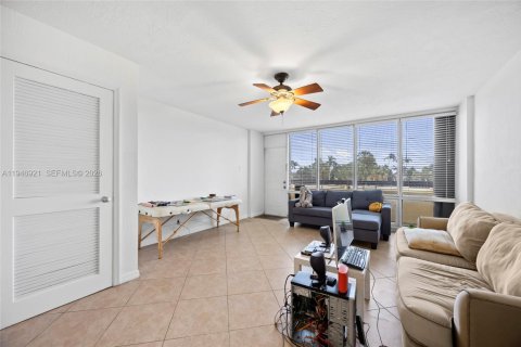 Condo in Boca Raton, Florida, 2 bedrooms  № 2003083 - photo 4