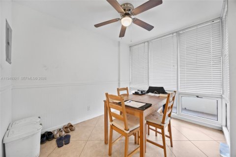 Condo in Boca Raton, Florida, 2 bedrooms  № 2003083 - photo 12