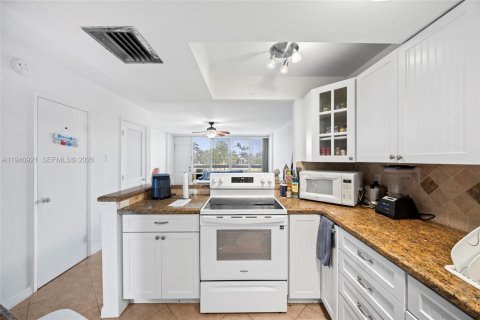 Condo in Boca Raton, Florida, 2 bedrooms  № 2003083 - photo 6