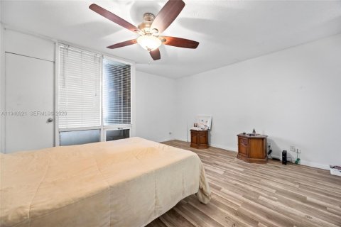 Condo in Boca Raton, Florida, 2 bedrooms  № 2003083 - photo 19