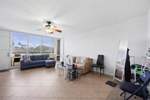 Condo in Boca Raton, Florida, 2 bedrooms  № 2003083 - photo 5