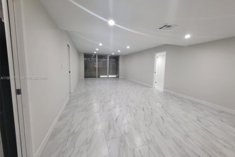 Condo in Pompano Beach, Florida, 3 bedrooms № 2029817 - photo 6