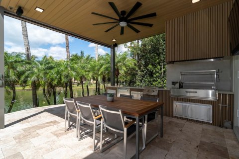 Casa en venta en Plantation, Florida, 5 dormitorios, 398.74 m2 № 2076596 - foto 10
