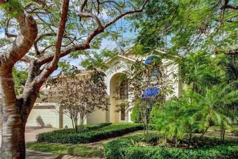 Villa ou maison à vendre à Coconut Creek, Floride: 5 chambres, 292.64 m2 № 2394750 - photo 2