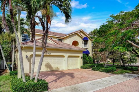 Villa ou maison à Coconut Creek, Floride 5 chambres, 292.64 m2 № 2394750