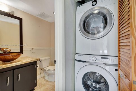 Condo in Davie, Florida, 2 bedrooms  № 1819805 - photo 12
