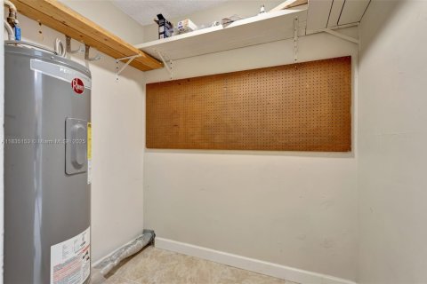 Condo in Davie, Florida, 2 bedrooms  № 1819805 - photo 15