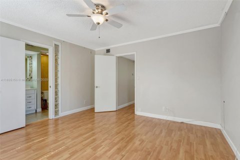 Condo in Davie, Florida, 2 bedrooms  № 1819805 - photo 30