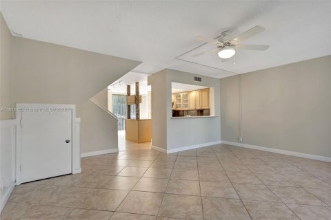 Condo in Davie, Florida, 2 bedrooms  № 1819805 - photo 18