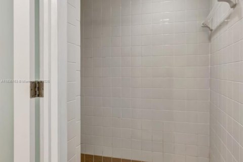Condo in Davie, Florida, 2 bedrooms  № 1819805 - photo 26