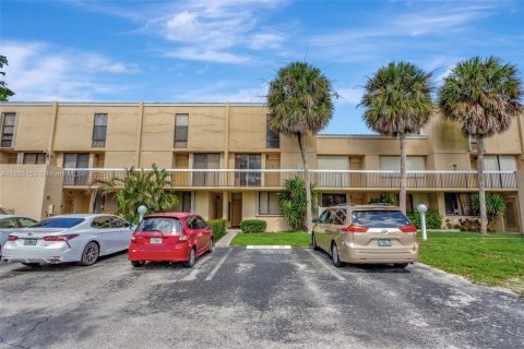 Condo in Davie, Florida, 2 bedrooms  № 1819805 - photo 1