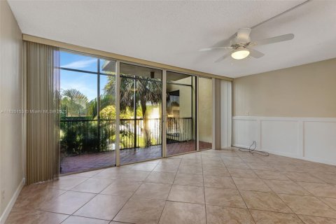 Condo in Davie, Florida, 2 bedrooms  № 1819805 - photo 16